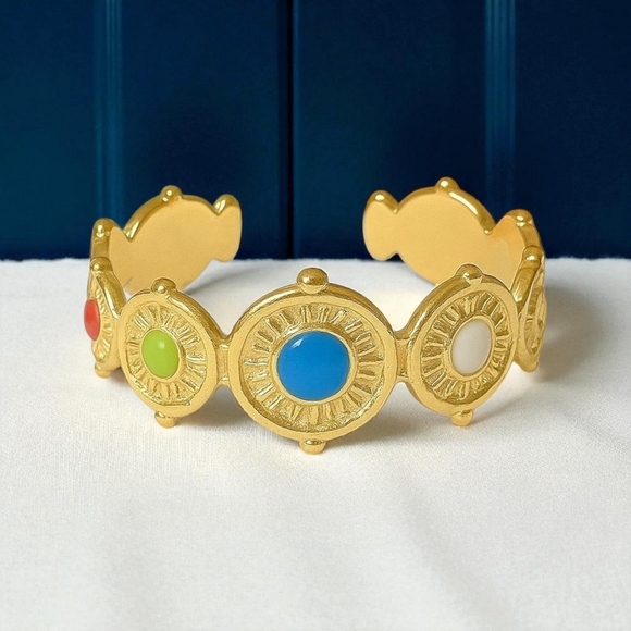 ๐๏ธBold 18K Gold Plated Open Adjustable Ring With Colorful Medallion Accents ๐ - Picture 5 of 11
